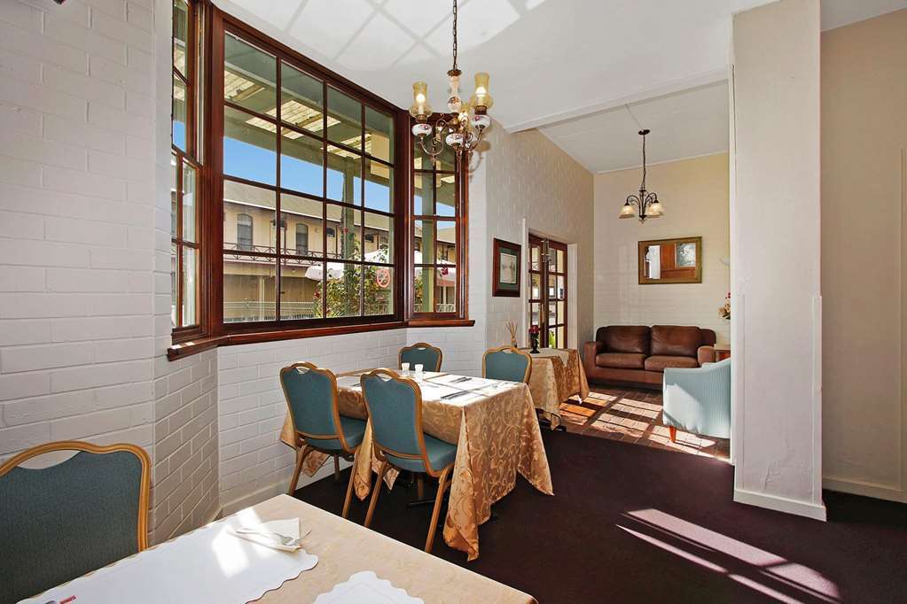 Prince Of Wales Hotel Уогга-Уогга Экстерьер фото