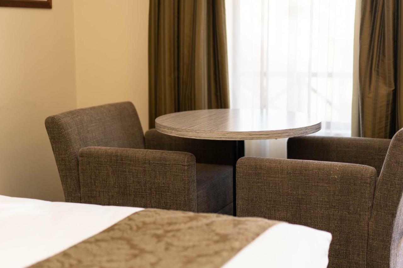 Prince Of Wales Hotel Уогга-Уогга Экстерьер фото